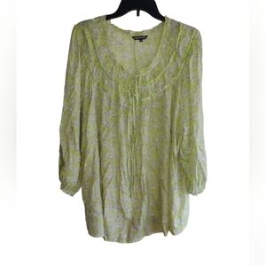 Unique spectrum green floral ruffle quarter sleeve blouse